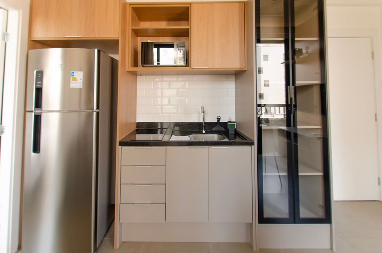 Belo apto de 2 dorms C/ varanda e ar-condicionado