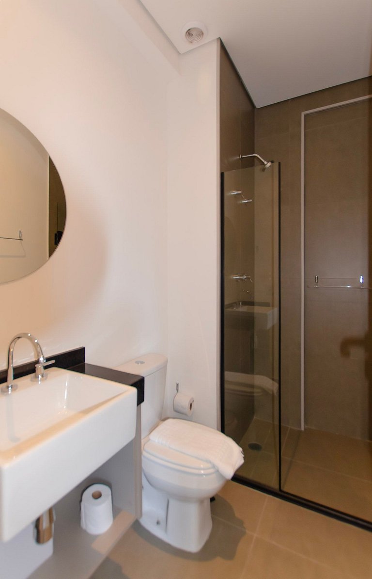 Belo apto de 2 dorms C/ varanda e ar-condicionado