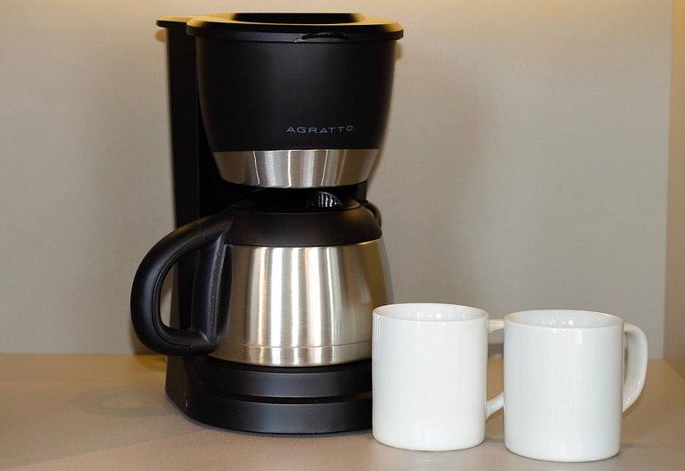 Belo apto de 2 dorms C/ varanda e ar-condicionado