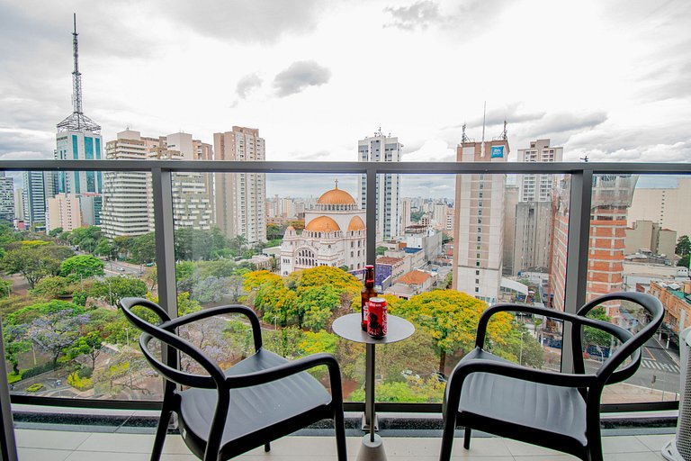 Charmoso studio ao lado da estação Paraiso