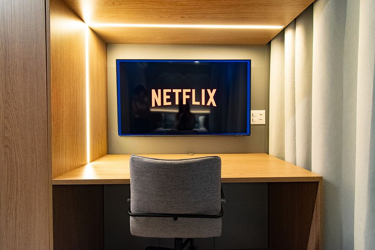 Charmoso studio ao lado da estação Paraiso