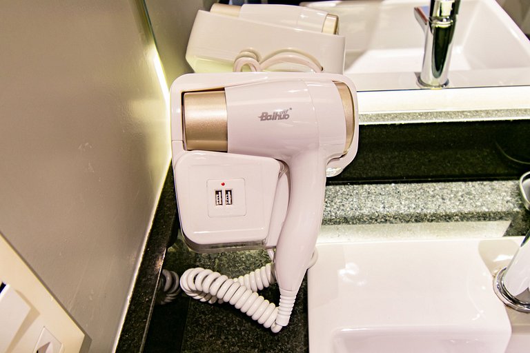 Charmoso studio ao lado da estação Paraiso