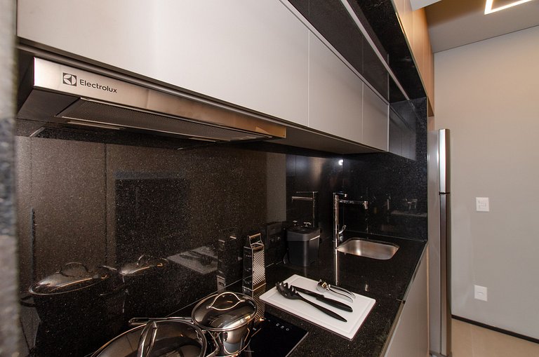 Charmoso studio ao lado da estação Paraiso