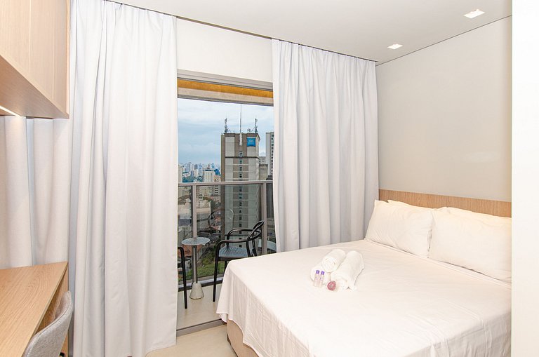 Charmoso studio ao lado da estação Paraiso