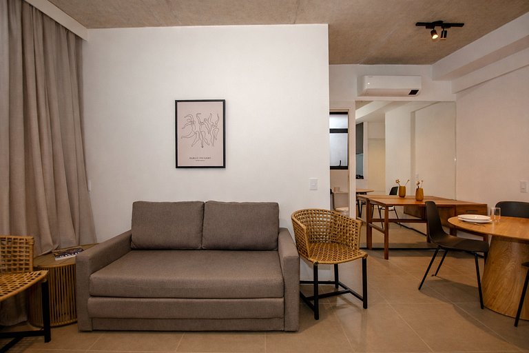 Belo apto de 2 dorms C/ varanda e ar-condicionado