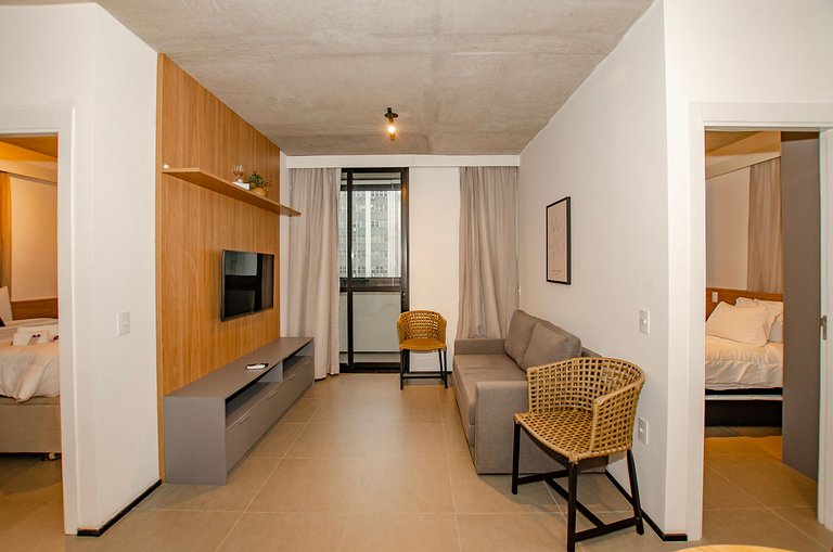 Belo apto de 2 dorms C/ varanda e ar-condicionado