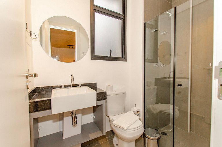 Belo apto de 2 dorms C/ varanda e ar-condicionado