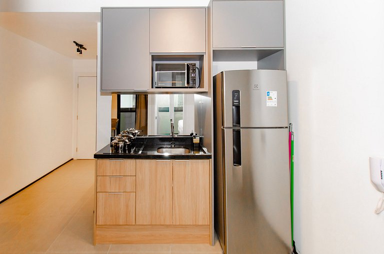 Belo apto de 2 dorms C/ varanda e ar-condicionado