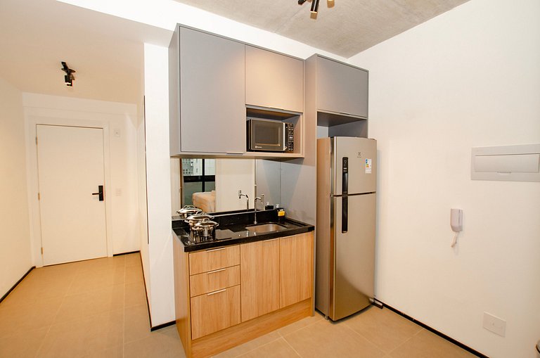 Belo apto de 2 dorms C/ varanda e ar-condicionado