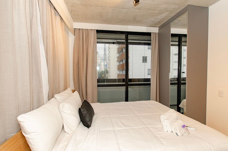 Belo apto de 2 dorms C/ varanda e ar-condicionado