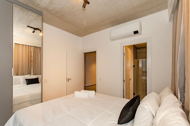 Belo apto de 2 dorms C/ varanda e ar-condicionado