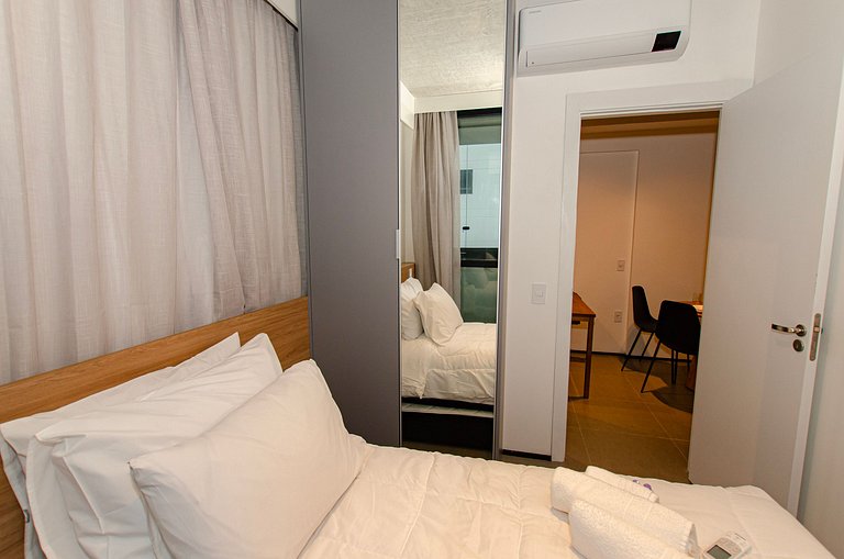 Belo apto de 2 dorms C/ varanda e ar-condicionado