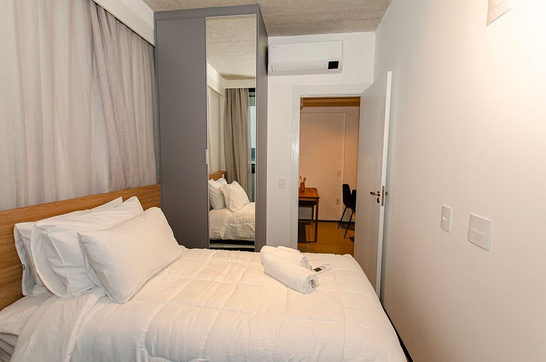 Belo apto de 2 dorms C/ varanda e ar-condicionado