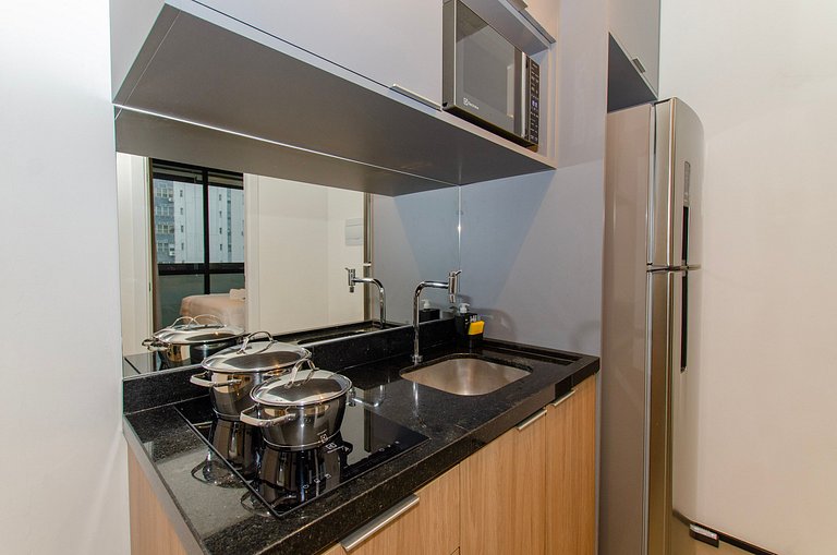 Belo apto de 2 dorms C/ varanda e ar-condicionado