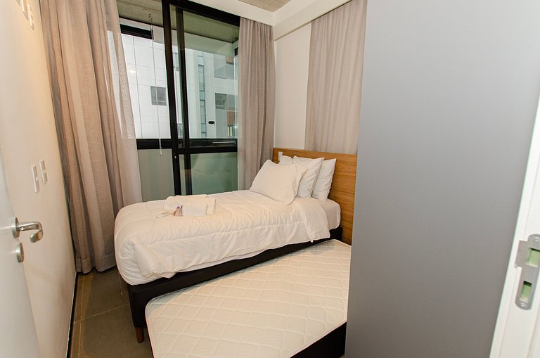 Belo apto de 2 dorms C/ varanda e ar-condicionado