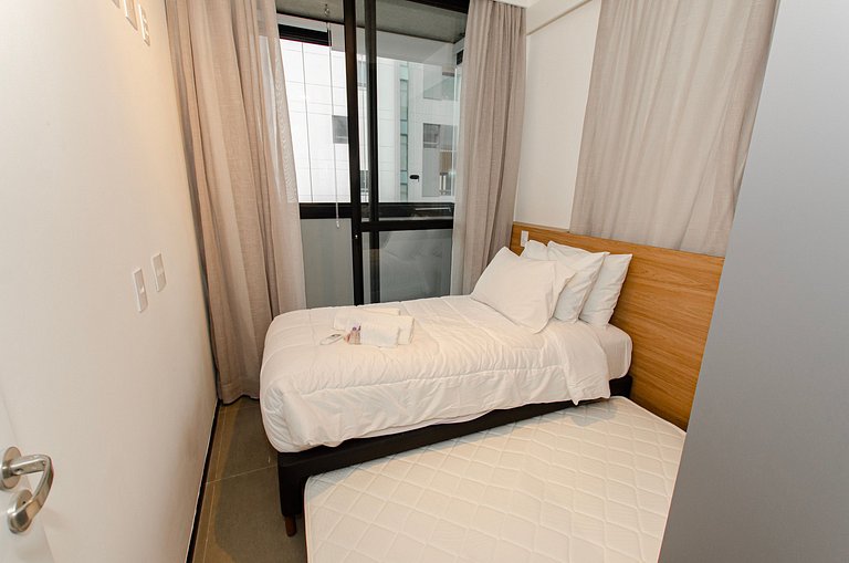 Belo apto de 2 dorms C/ varanda e ar-condicionado