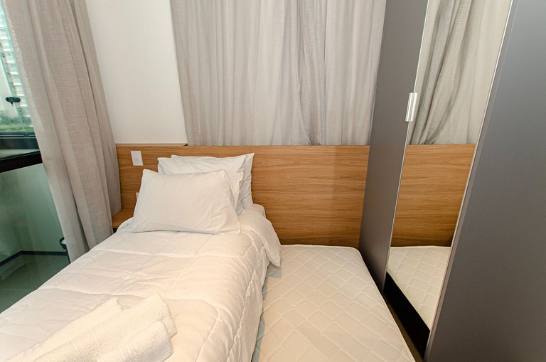 Belo apto de 2 dorms C/ varanda e ar-condicionado