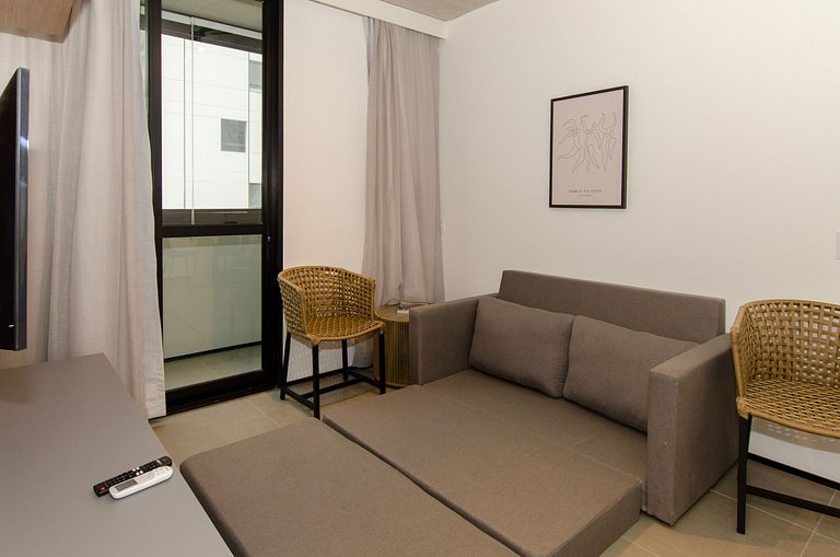 Belo apto de 2 dorms C/ varanda e ar-condicionado