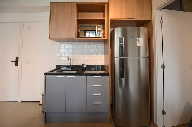 Belo apto de 2 dorms C/ varanda e ar-condicionado