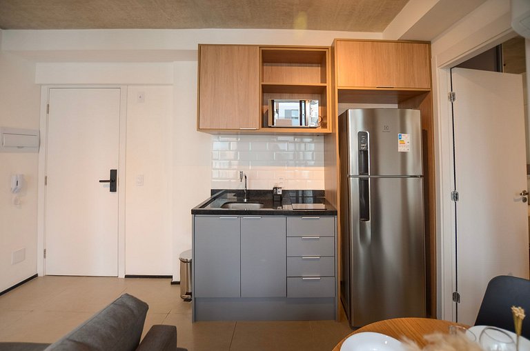 Belo apto de 2 dorms C/ varanda e ar-condicionado