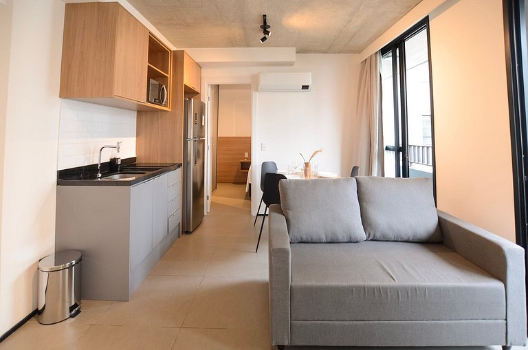 Belo apto de 2 dorms C/ varanda e ar-condicionado