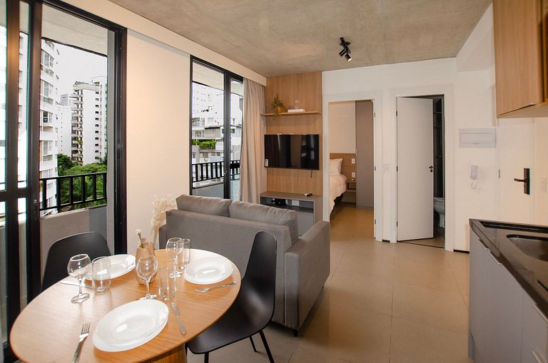 Belo apto de 2 dorms C/ varanda e ar-condicionado