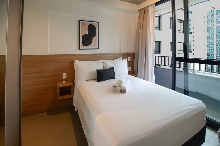 Belo apto de 2 dorms C/ varanda e ar-condicionado