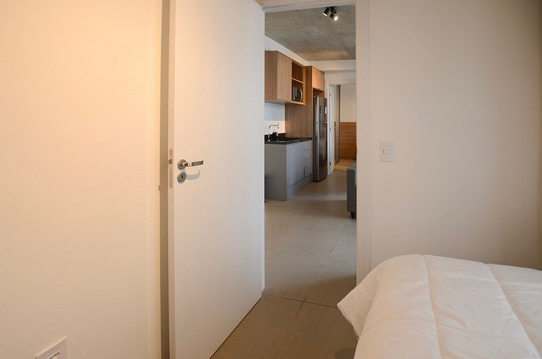 Belo apto de 2 dorms C/ varanda e ar-condicionado