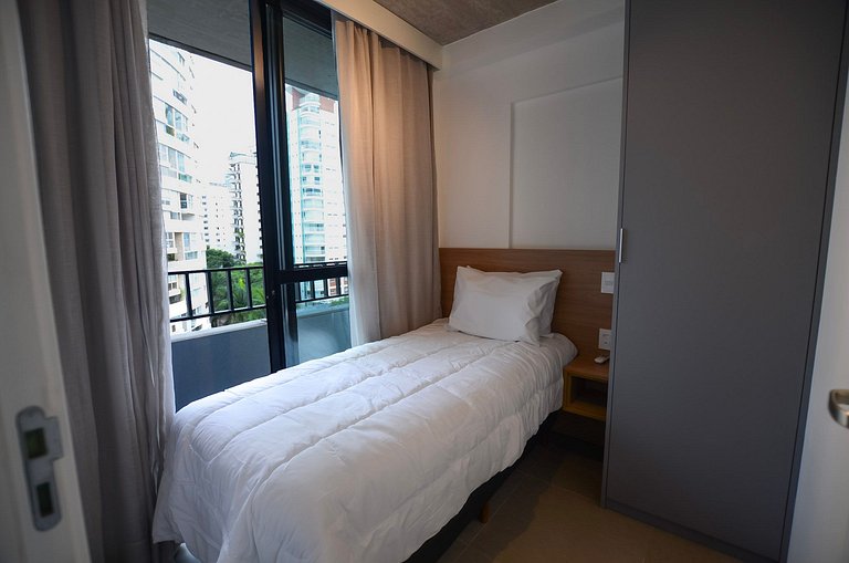 Belo apto de 2 dorms C/ varanda e ar-condicionado