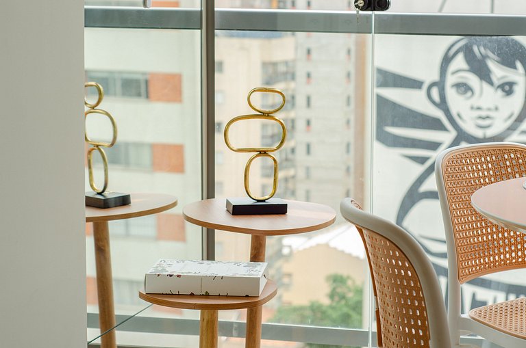 Belo apto C/1 dorm, vaga, cama queen e piscina.