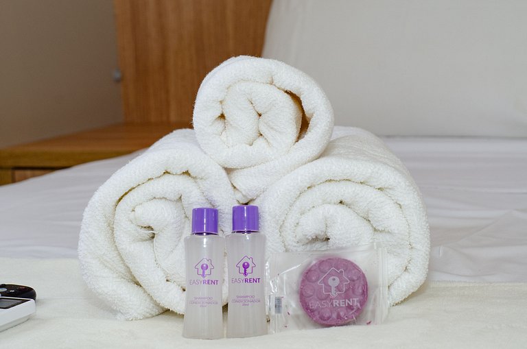 Belo apto C/1 dorm, vaga, cama queen e piscina.