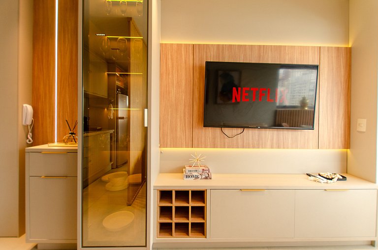 Belo apto C/1 dorm, vaga, cama queen e piscina.