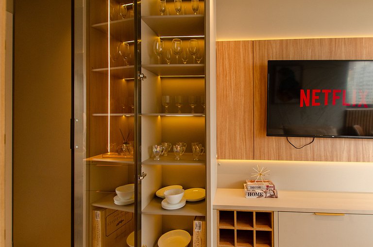 Belo apto C/1 dorm, vaga, cama queen e piscina.