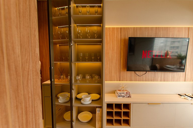 Belo apto C/1 dorm, vaga, cama queen e piscina.