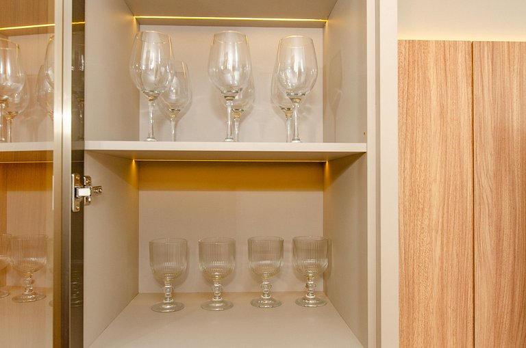 Belo apto C/1 dorm, vaga, cama queen e piscina.