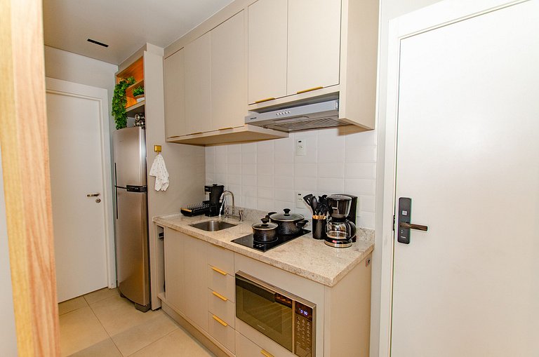 Belo apto C/1 dorm, vaga, cama queen e piscina.