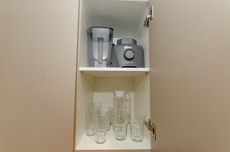 Belo apto C/1 dorm, vaga, cama queen e piscina.