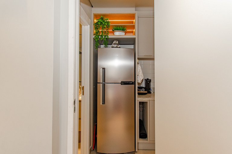 Belo apto C/1 dorm, vaga, cama queen e piscina.