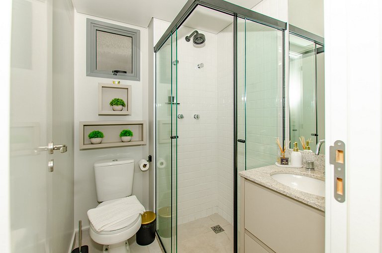 Belo apto C/1 dorm, vaga, cama queen e piscina.