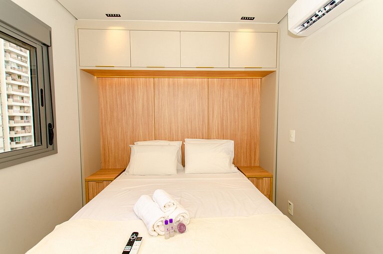 Belo apto C/1 dorm, vaga, cama queen e piscina.