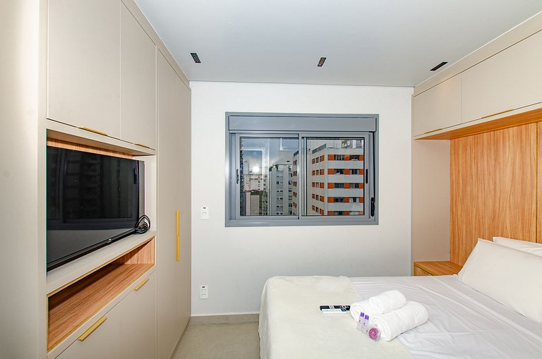 Belo apto C/1 dorm, vaga, cama queen e piscina.