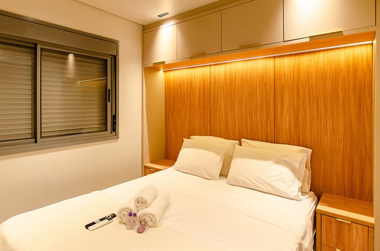 Belo apto C/1 dorm, vaga, cama queen e piscina.