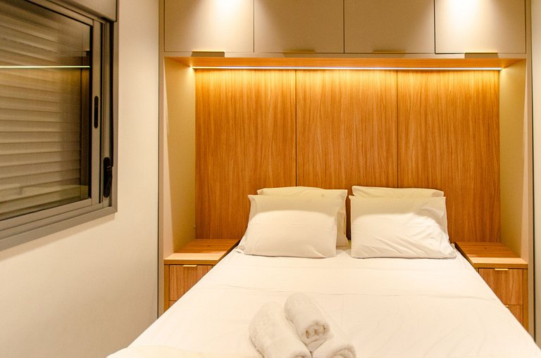 Belo apto C/1 dorm, vaga, cama queen e piscina.