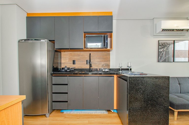 Charmoso studio na Fradique Coutinho