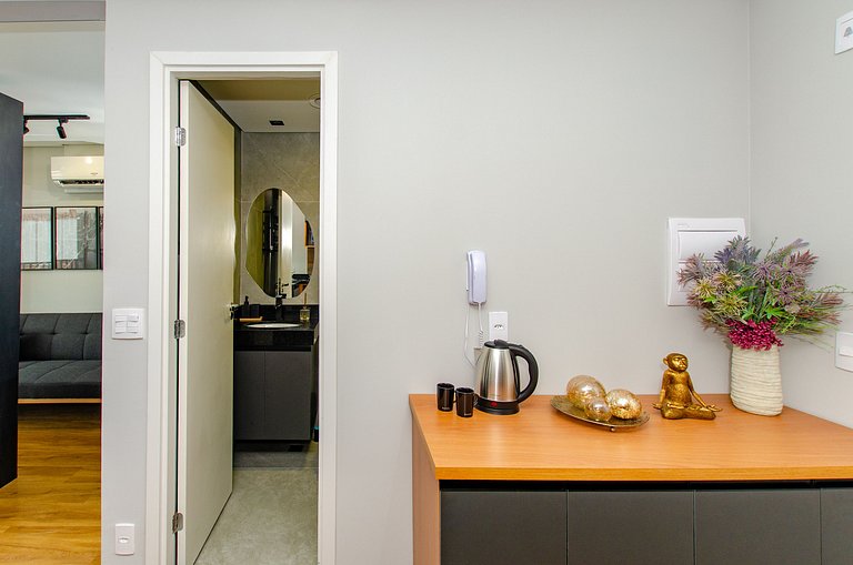 Charmoso studio na Fradique Coutinho