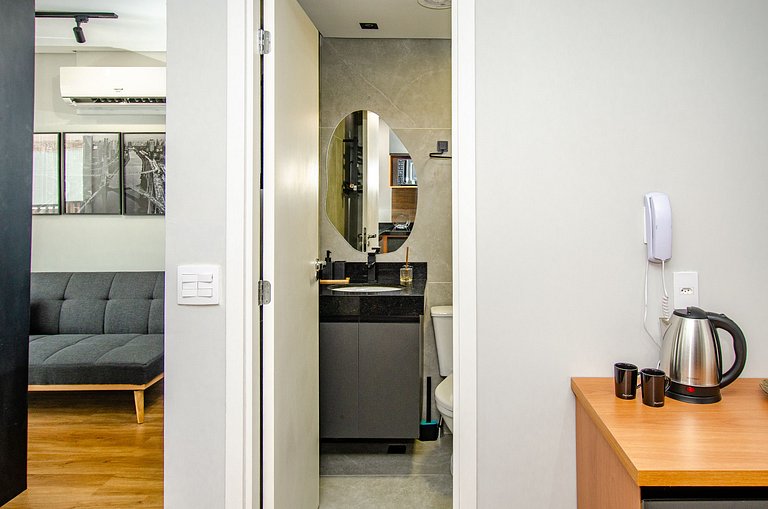 Charmoso studio na Fradique Coutinho