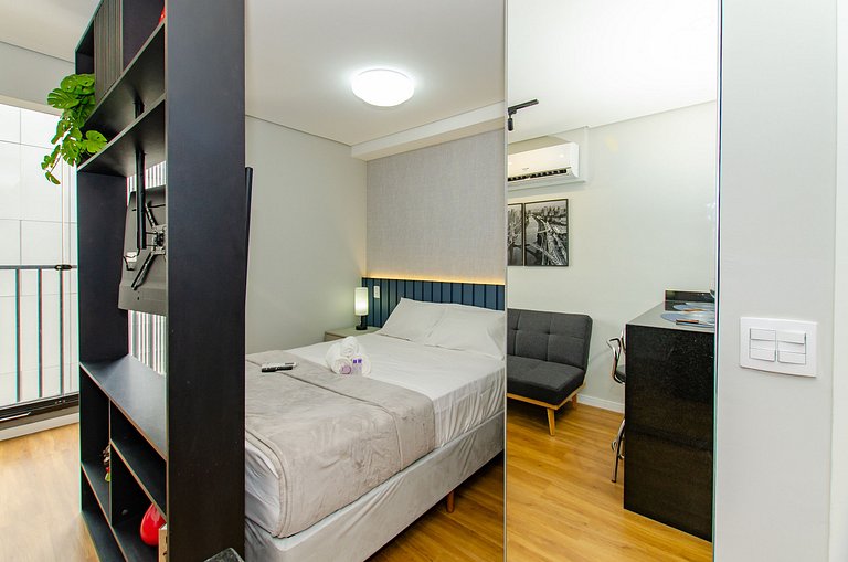 Charmoso studio na Fradique Coutinho