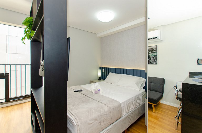 Charmoso studio na Fradique Coutinho