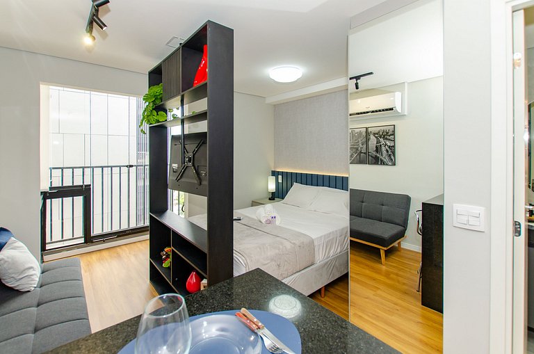 Charmoso studio na Fradique Coutinho