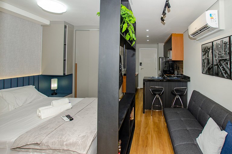 Charmoso studio na Fradique Coutinho